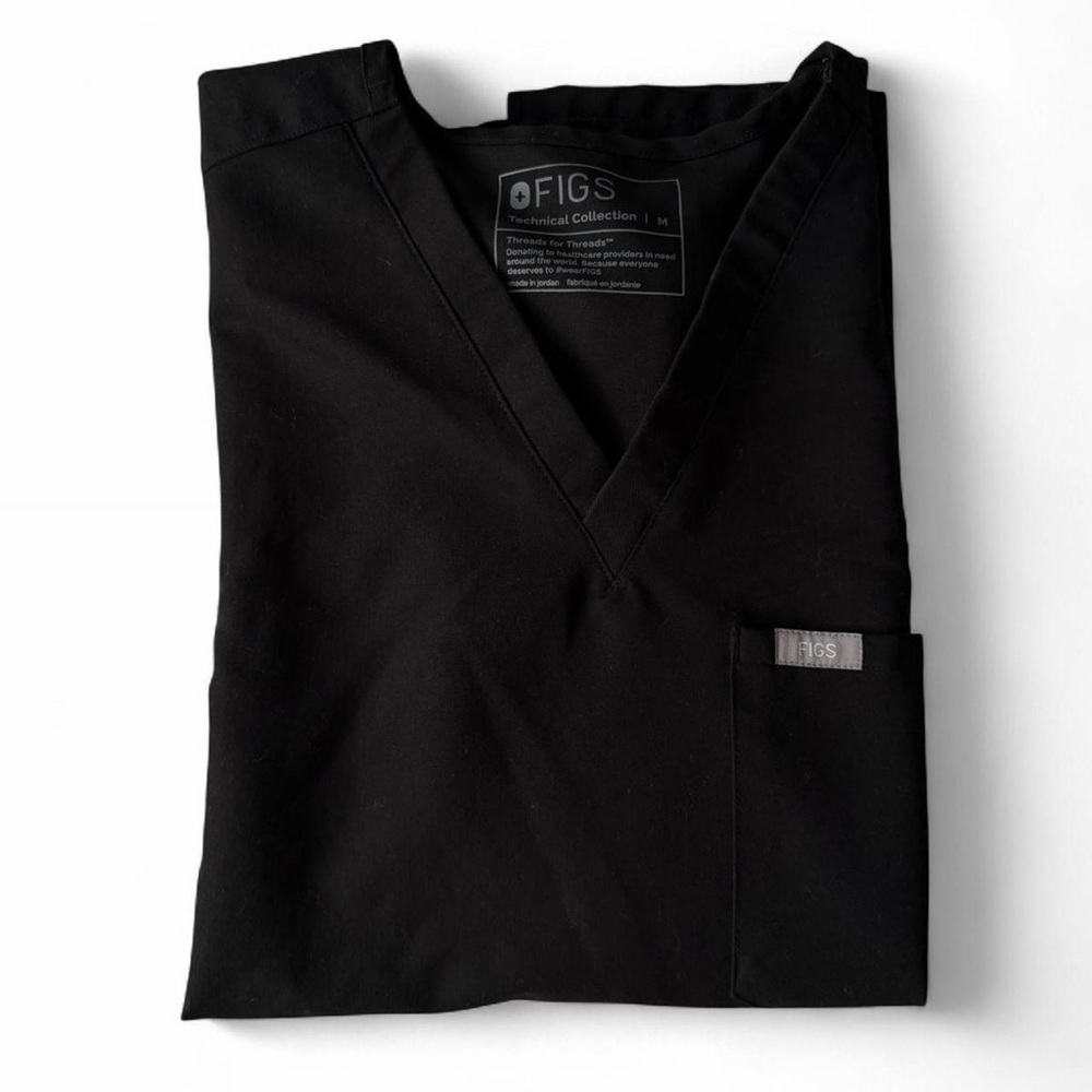 SOLD FIGS Catarina One-Pocket Scrub Top in Black